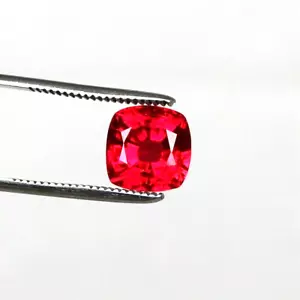 Pietra preziosa sciolta taglio cuscino rosso sangue di piccione certificato naturale 8 ct - Foto 1 di 5
