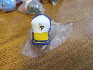 Minnesota Vikings MINI PLASTIKKAPPE MÜTZE 2" LANG - Bild 1 von 3