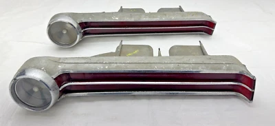 Chrysler 300 1968 luces traseras Mopar luces traseras lámparas de freno carcasa moldura cromada Foto 1 de 4