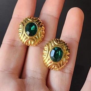 Vintage Monet grüne Glaskristall facettierter Cabachon goldfarbene Ohrstecker durchbohrt - Bild 1 von 15