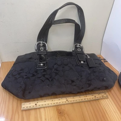 COACH No L0975-F13742  PLEATED BLACK LEARHER TOTE HANDBAG PURSE - Image 1 of 4