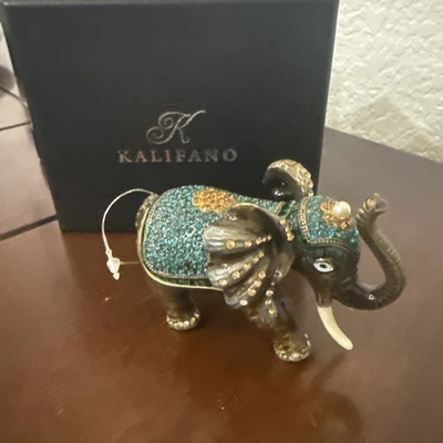 Caja de recuerdo de estatuilla elefante Kalifano hecha con cristales Foto 1 de 4