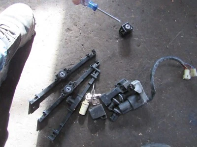 Yamaha XVZ1200 1983 Venture Royale juego de bloqueo interruptor de encendido tapa de gas Foto 1 de 2