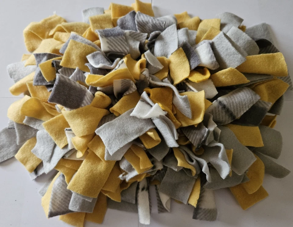 Medium Treat Mat| Snuffle Mat | Enrichment Toy| Foraging| Slow Feeding - Image 1 of 1