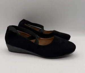Women’s  Love brand Black faux suede criss cross ballet flats size 8 ( 39) - Picture 1 of 9