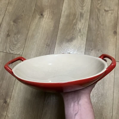 Mini plato de wok de gres Le Creuset 18-14, color rojo ombre, 28 oz. Foto 1 de 4