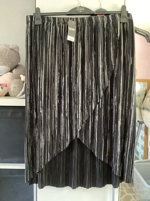 Ladies Skirt - Image 1 of 2