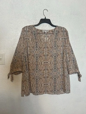 Violet & Claire Brown Patterned BlouseWomen's Lightweight V Neck Size 2X - Image 1 of 4
