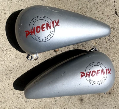 Titan Phoenix Motocicleta Lado Izquierdo Lado Derecho Tanque Gas Combustible Personalizado Buen Estado Foto 1 de 4