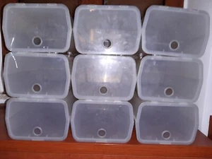 CONTENITORI SCARPE PLASTICA (SONO 9) TRASPIRANTI IMPILABILI, COME NUOVI. LEGGI - Foto 1 di 3