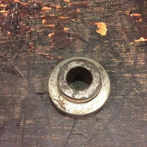 1978 78 YAMAHA IT175 CLUTCH SIDE REAR WHEEL BEARING COVER / SPACER (B)  - Picture 1 of 5