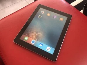 Apple iPad 2 16GB, Wi-Fi, 9.7in - Picture 1 of 2