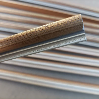 Lot de 10 anciennes baguettes en bois doré des années 1960 / 70 - longueur 54 cm - Photo 1/4