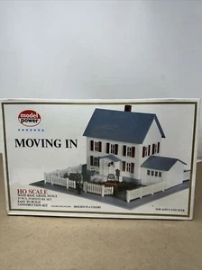 HO 1:87 Scale MOVING IN HOUSE WITH FURNITURE Kit New in Box Model Power 484 - Picture 1 of 2
