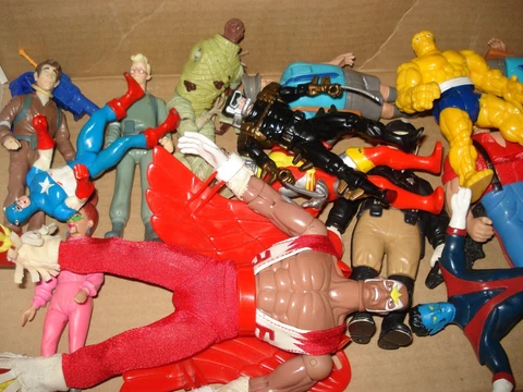 ACTION-FIGURES-MARVEL-TOY BIZ-FREE COMBINED SHIPPING Cover
