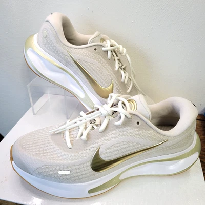 Nike Mujer Journey Run PHANTOM SAIL GOMA DORADA OLIVA FJ7765-003 TALLA 10 Correr Foto 1 de 4