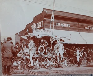 1/1/1900 Woodman Quartet Bicycle Prize Pasadena Ca Outside Store ORG Photo JRR20 - Picture 1 of 4