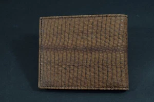CARTERA BILLETERA HOMBRE MARRON HECHO MANO UBRIQUE GENUINA PIEL LAGARTO ROMA 39 - Imagen 1 de 8