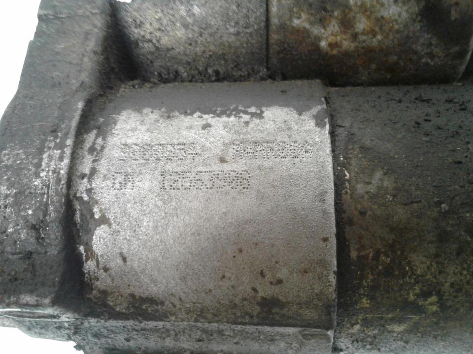 Used Starter Motor fits: 2000 Chevrolet Suburban 1500 5.3 Grade C - Image 1 of 4