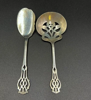 Cuchara plana y ranurada Chippendale de plata de ley RLB Foto 1 de 4