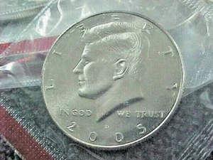  2005 D KENNEDY HALF DOLLARS AUS POSTFRISCHEN SÄTZEN BU IN CELLO - Bild 1 von 3