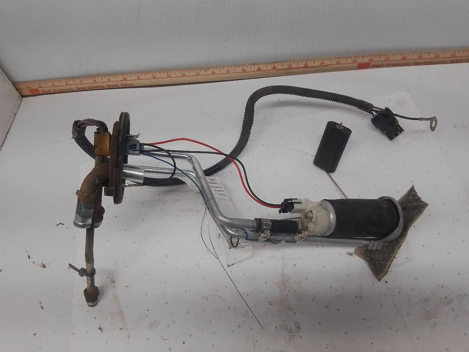 Топливный насос в сборе для бензиновых двигателей 96-97 Chevrolet Suburban 1500 11574086 - Изображение 1 из 4