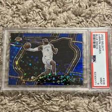2022-23 Panini NBA Select LeBron James 226 Courtside Blue Disco Prizm /25 PSA 9