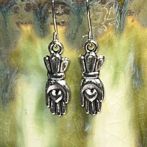 Silver Tone French Hook Etched Hand with Heart Charm Dangle Earrings. S880 - Picture 1 of 3
