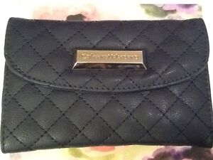NEW IN GIFT BOX! CATHERINE MALANDRINO DARK BLUE SNAP OPEN WALLET! QUILTED ACCENT