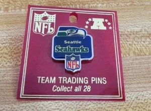 Vintage 1986 Seattle Seahawks NFL Football Souvenir Logo Anstecknadel von Peter David - Bild 1 von 9