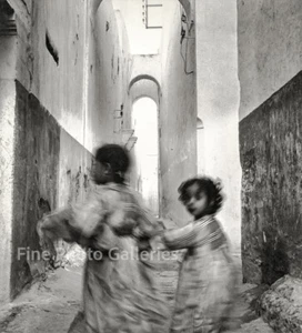 1951/91 Vintage IRVING PENN Morocco Running Children Quadritone Photo Engraving - Picture 1 of 1