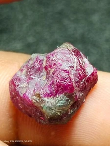 AAA Quality 100% Natural Red Ruby Rough from Earth Size 15X13X6 mm Weight 12 crt - Picture 1 of 3