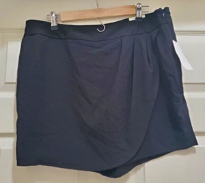 Falda corta Liz Claiborne Petite para mujer talla 14P color negro se sienta en la cintura - Imagen 1 de 9