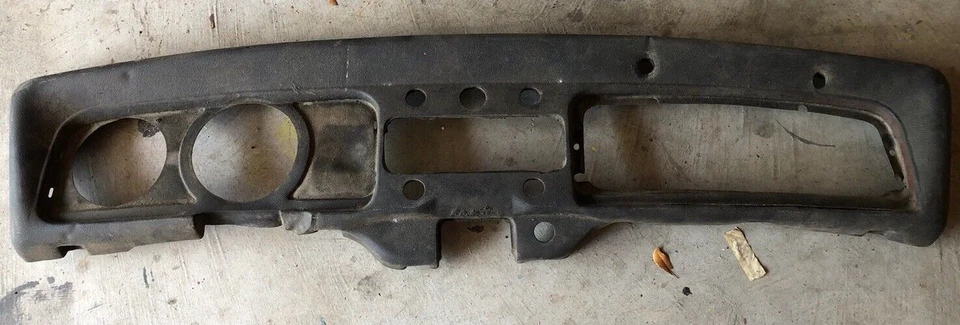 Cuadro de instrumentos Volkswagen Beetle 1968-70, fabricante de equipos originales Foto 1 de 1