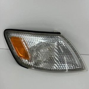 OEM 96-99 USDM Lexus ES ES300 XV20 front right corner marker light lens Toyota - Picture 1 of 10