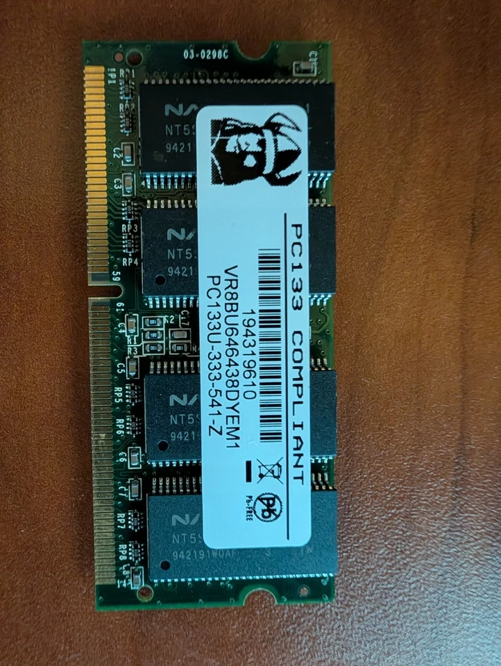 Memoria RAM Viking VR8BU6438DYEM1 256 MB PC133U-333-541-Z SODIMM Foto 1 de 1