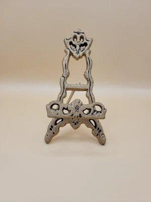 Ornate Miniature Gold Cast Iron Easel 6.5 In - Image 1 of 4