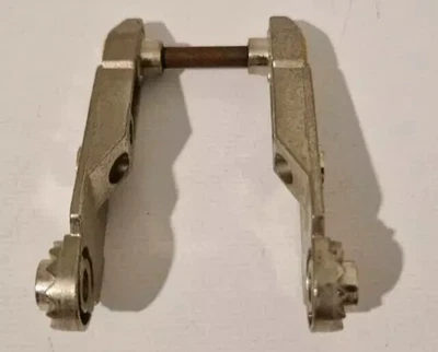 original G1 Transformers Jetfire Replacement Metal Hips part 1984 Hard to find - Image 1 of 3