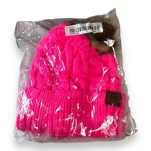 Winter Rose Rosa Zopfmuster Kunstfell Bommel Neu in Verpackung Super Warm Einheitsgröße - Bild 1 von 3