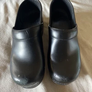 ✅ Dansko Professional Women's Slip On Clogs Black Leather EU 37 US 6.5 -7 GUC - Picture 1 of 10