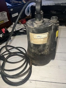 Utilitech 1/3 HP 115 Volt 30 GPM Pompa sommersa termoplastica utilità (L) - Foto 1 di 5