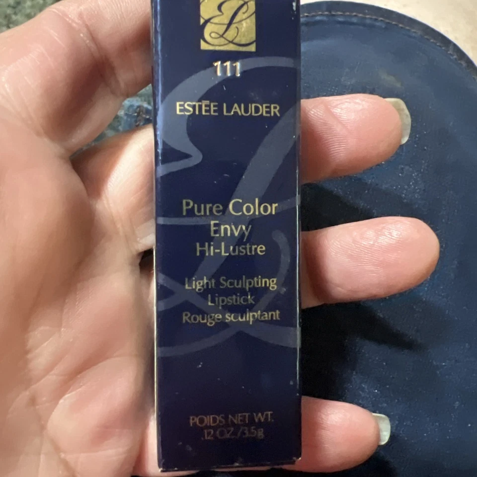 Pure Color Envy Hi-lustre Light Sculpting Lipstick 111 Tiger Eye