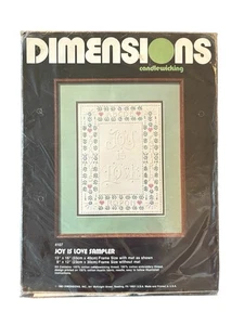 Dimensions Candlewicking Embroidery Kit Love is Joy Sampler 4107 Printed Fabric - Bild 1 von 2