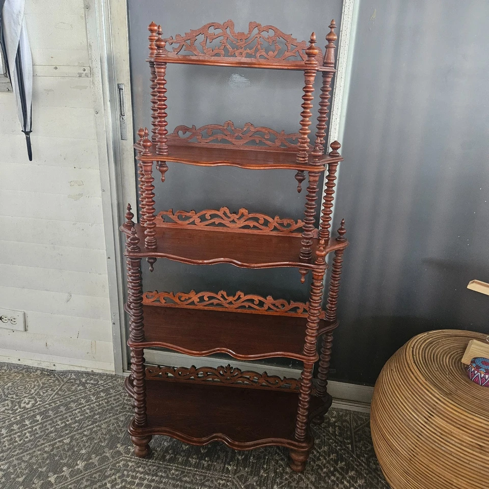 Etagere de caoba estilo victoriano. Foto 1 de 1