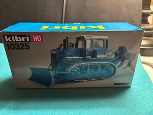 Used, discontinued 1/87 scale KIBRI blue plastic bulldozer model kit complete. - Picture 1 of 2