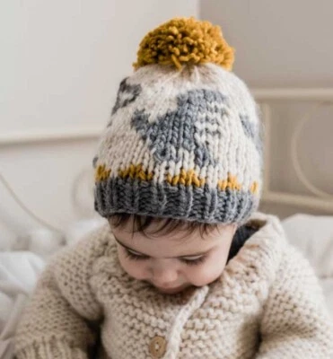 Gorro tejido gris y dorado T-rex nuevo con etiquetas, mediano 6-24 meses Foto 1 de 4