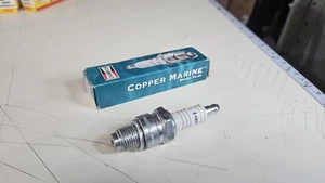 Champion 876M QL16V Marine Spark Plug | 1 Pack - Bild 1 von 2