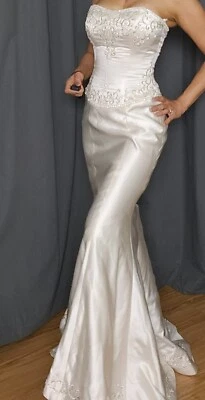 impresionante vestido de novia platino bordado desmontable bullicio tren talla 2 Foto 1 de 4
