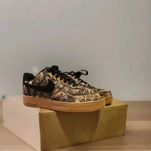 men Size 11 Nike Realtree x Air Force 1 Low Camo worn once excellent conditionš„ - Picture 1 of 6