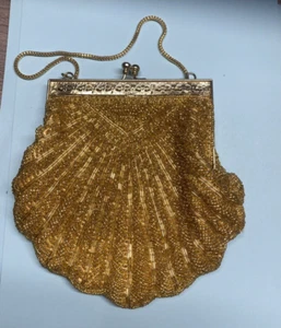 Vintage Gold Tone Clam Shell Metal Clutch W Gold Chain Made Hong Kong* - Picture 1 of 6